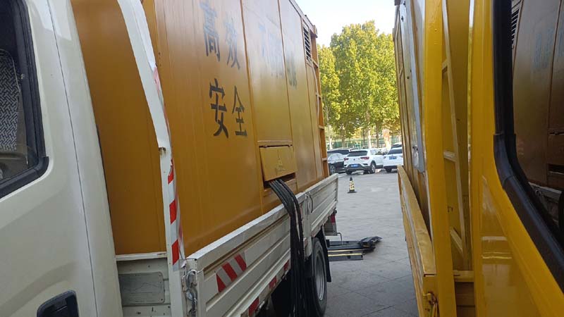 武侯如何判断柴油发电机组和UPS电源的切换时间是否符合要求？